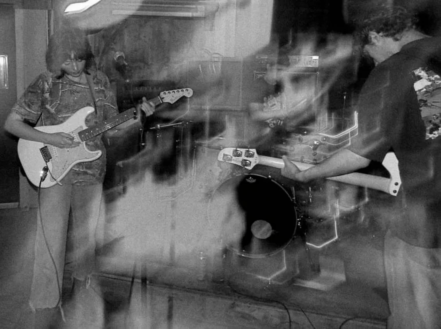 Musik-Bising-Flooding-Silhouette-Machine